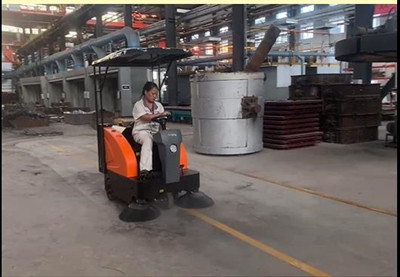 榮事達(dá)RS-DS120駕駛式掃地機 榮事達(dá)RS-DS120駕駛式掃地機.jpg