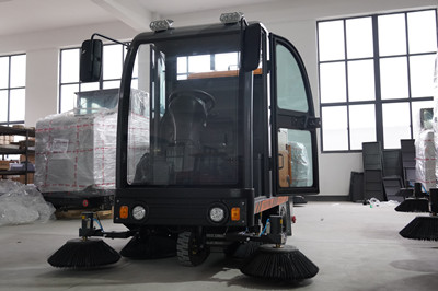 榮事達(dá)駕駛式掃地車的價值 榮事達(dá)駕駛式掃地車的價值.jpg