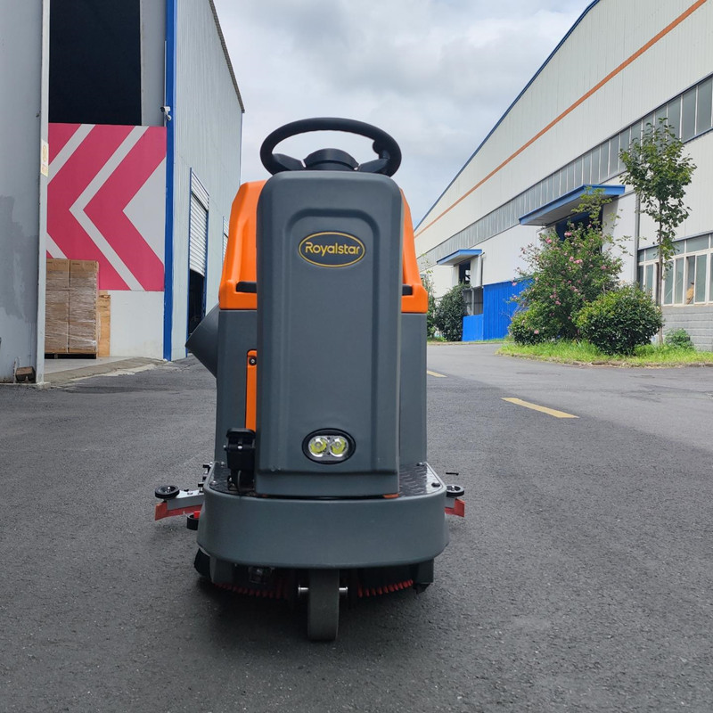 榮事達工業(yè)洗地機適用于多種硬質(zhì)地面使用.jpg
